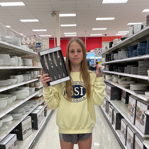 Meet your Posher, Ansley - Picture 1 of 1